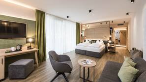 In-room safe, free WiFi