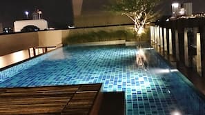室外游泳池