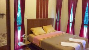 In-room safe, desk, cots/infant beds, rollaway beds