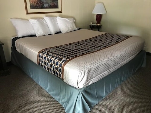 Holiday House Motel in Hillsdale, United States
