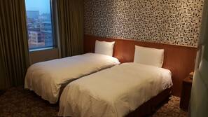 Down comforters, blackout drapes, free WiFi, bed sheets