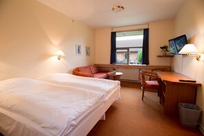 Double Room | Desk, free WiFi, bed sheets