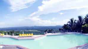 Outdoor pool, pool loungers