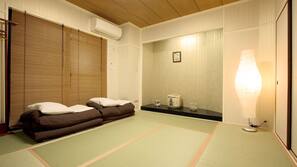 羽絨被、保險箱、設計每間自成一格、熨斗/熨衫板