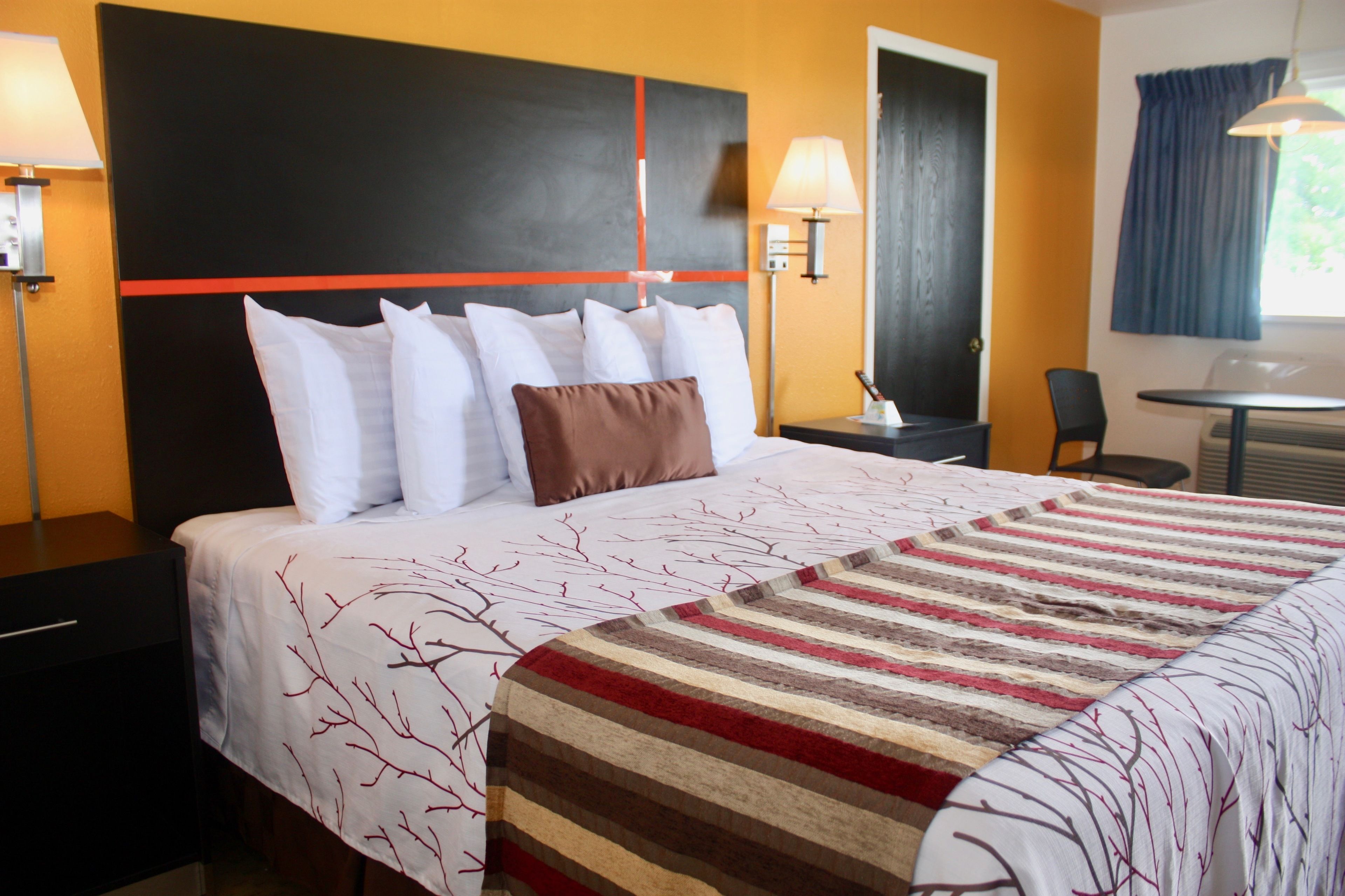 Chaparral Motor Inn in Burlington, United States
