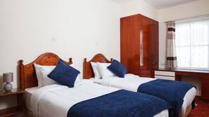 Desk, iron/ironing board, free WiFi, linens