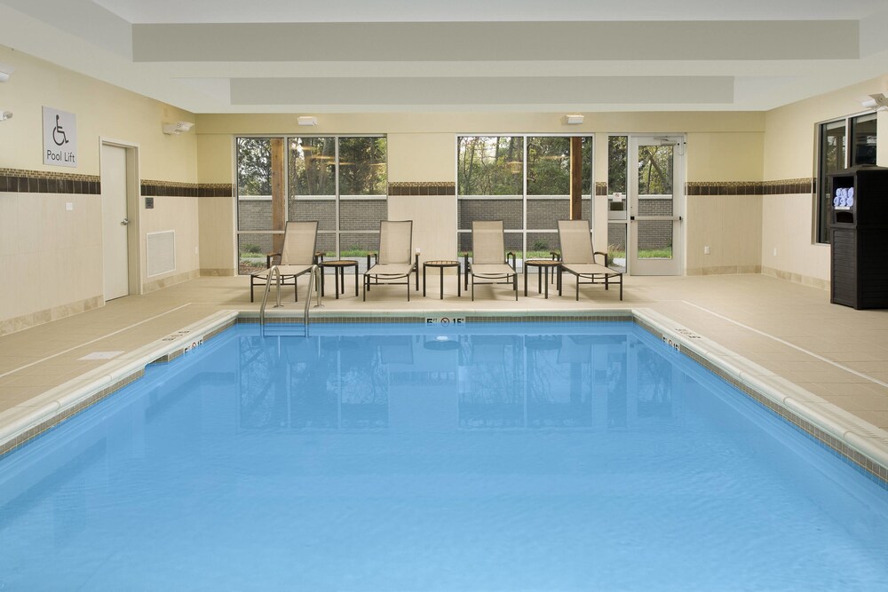 Indoor pool, Courtyard Nashville SE/Murfreesboro