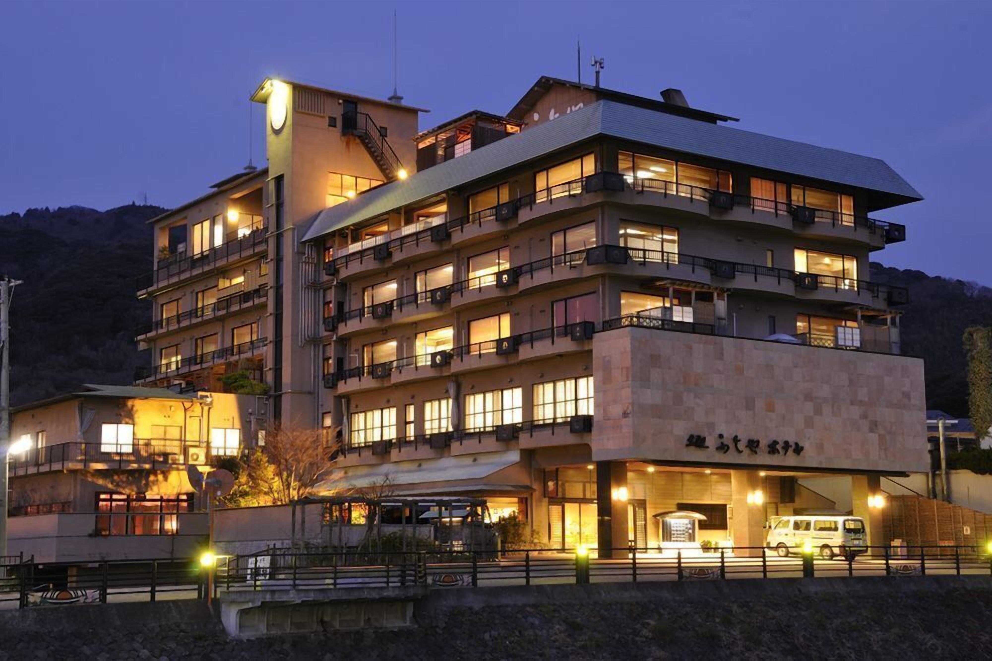 Toi Fujiya Hotel in Izu, Japan