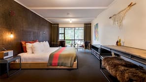 Soundproofing, free WiFi, linens