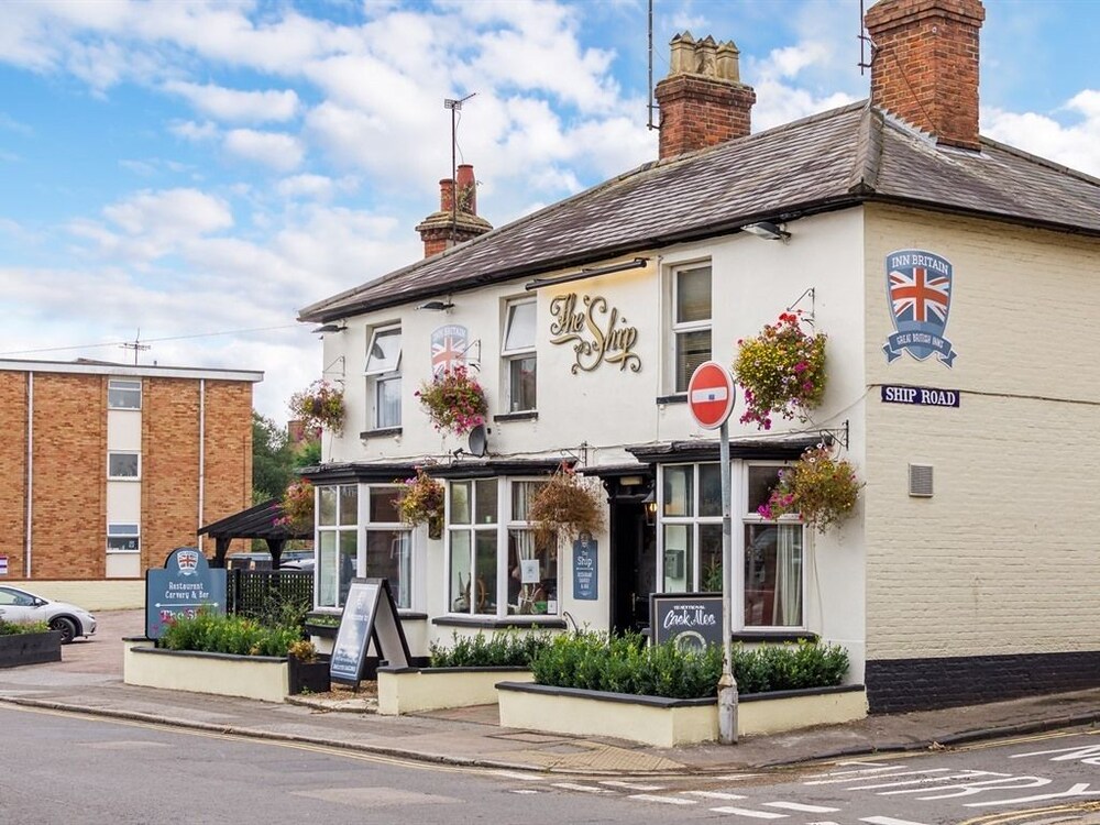 Leighton Buzzard Apartments Reviews, Photos & Rates