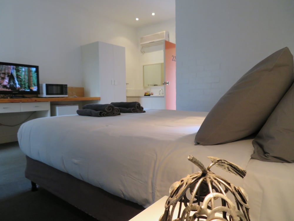 Bishops Lodge Narrandera