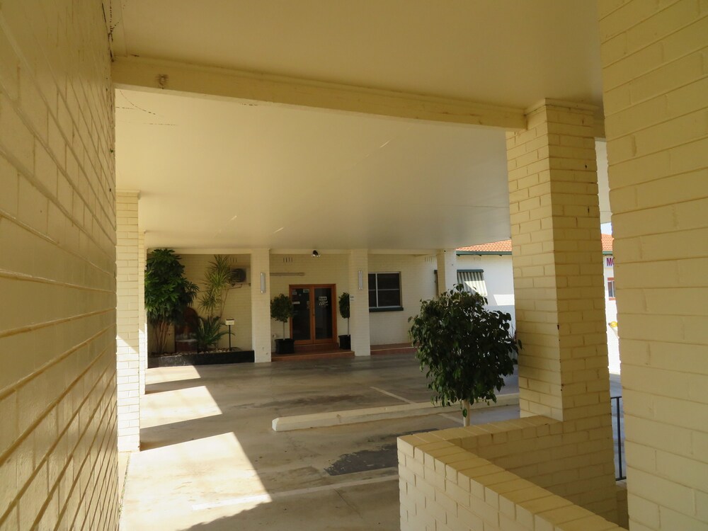 Bishops Lodge Narrandera