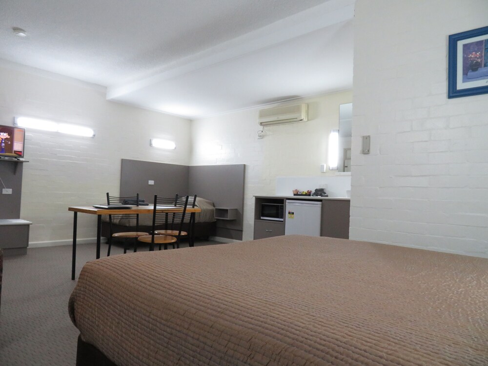Bishops Lodge Narrandera