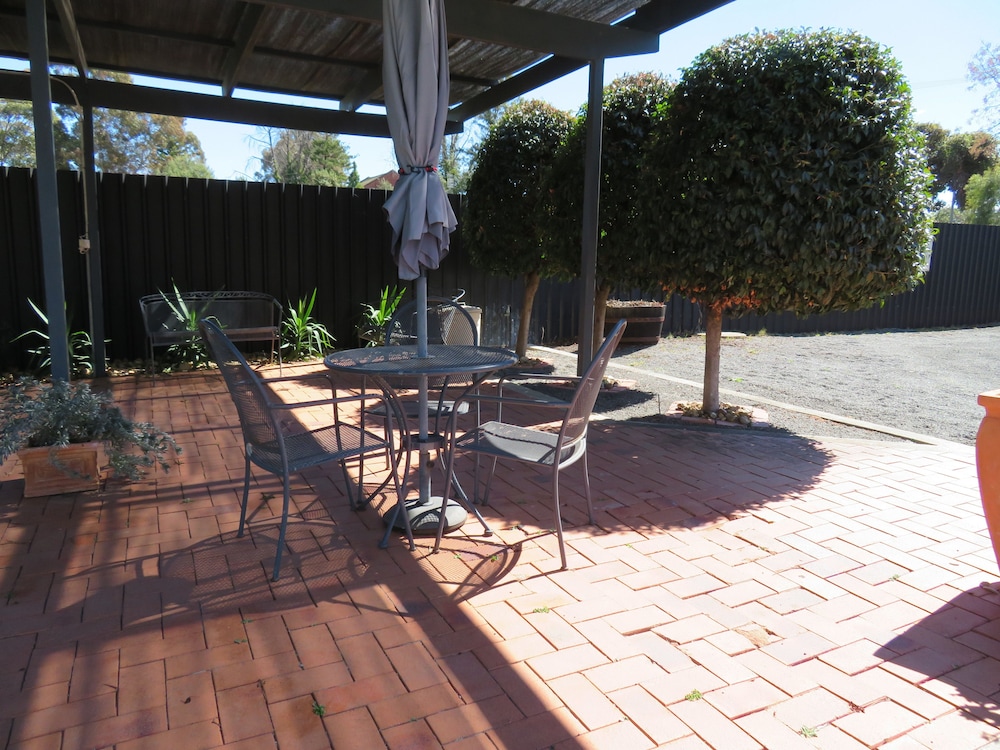 Bishops Lodge Narrandera