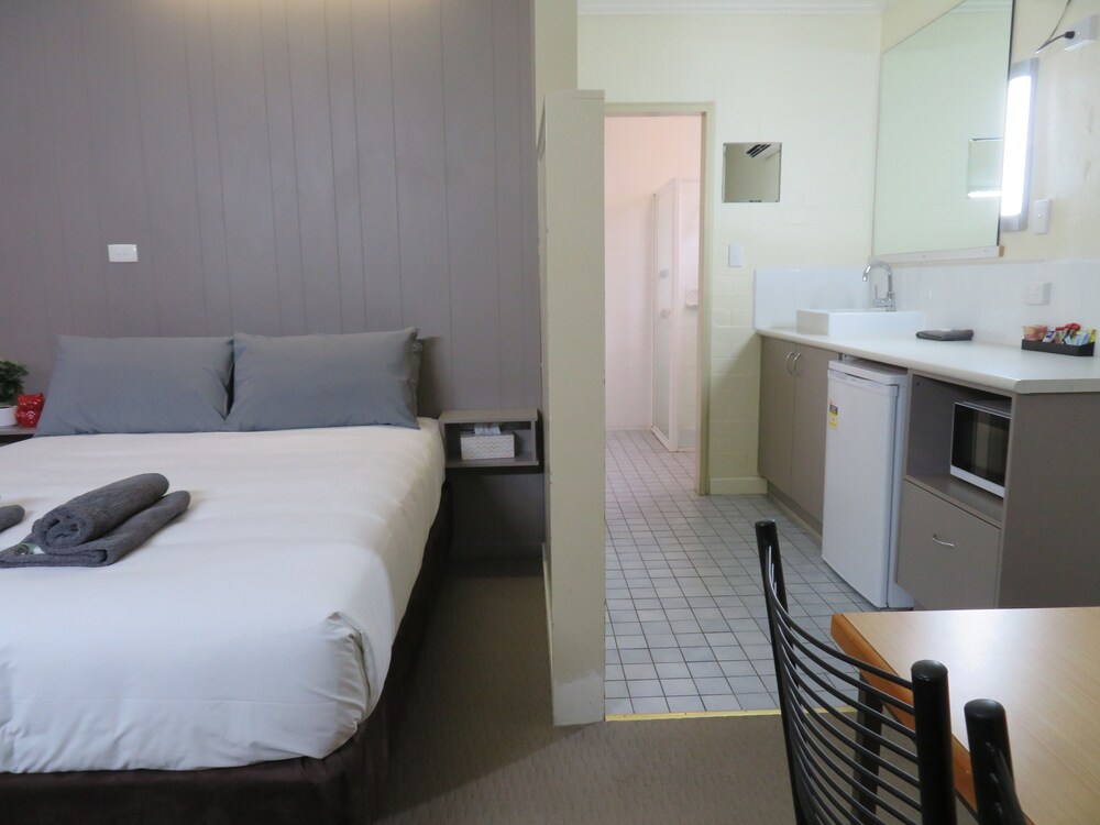 Bishops Lodge Narrandera