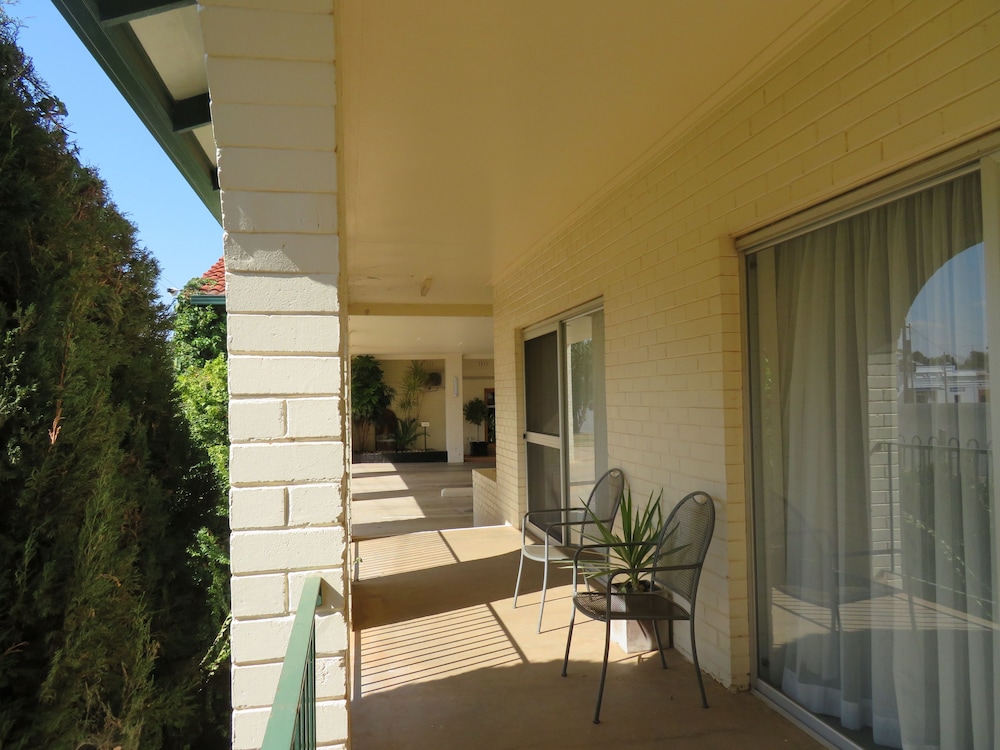 Bishops Lodge Narrandera