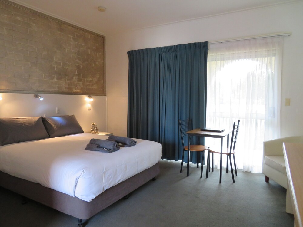 Bishops Lodge Narrandera