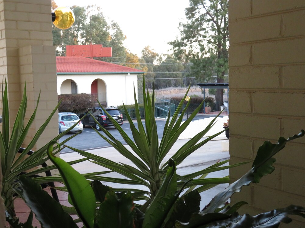 Bishops Lodge Narrandera