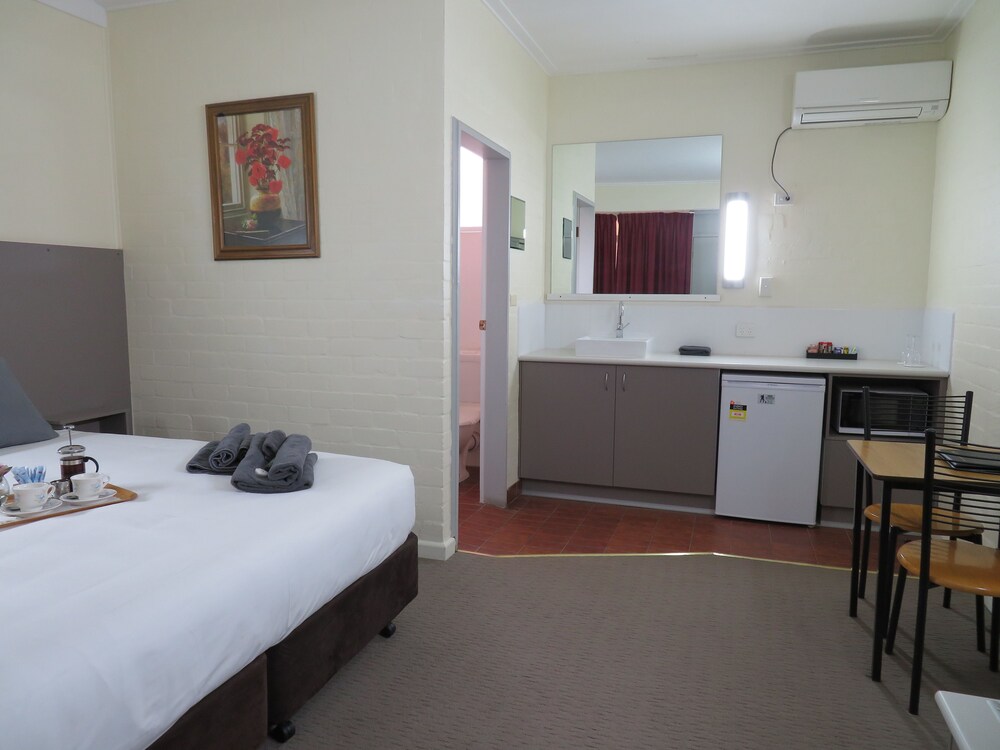 Bishops Lodge Narrandera