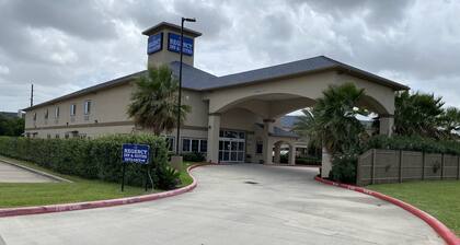 Regency Inn and Suites