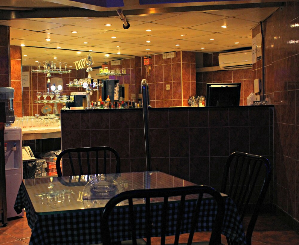 Foto - Emirates Plaza Hotel