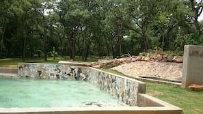 Kolam renang outdoor