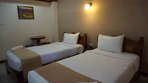 Desk, rollaway beds, free WiFi