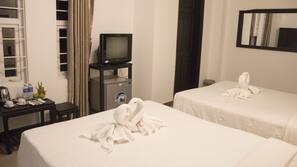 Minibar, két bảo mật tại phòng, bàn, bàn ủi/dụng cụ ủi quần áo
