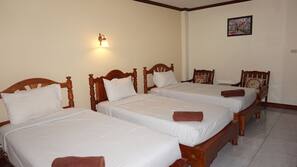 Desk, rollaway beds, free WiFi