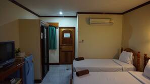 Desk, rollaway beds, free WiFi