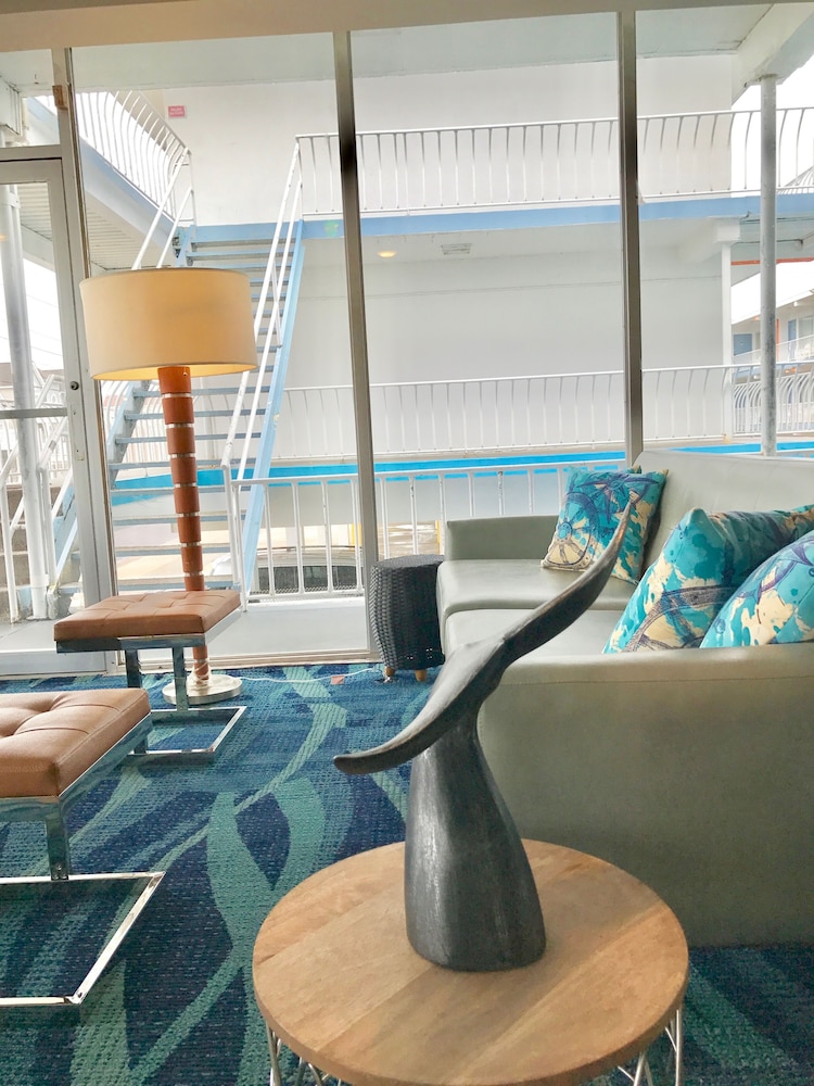 Howard Johnson By Wyndham Wildwood Boardwalk Cape May Beach Ocean View Lobby