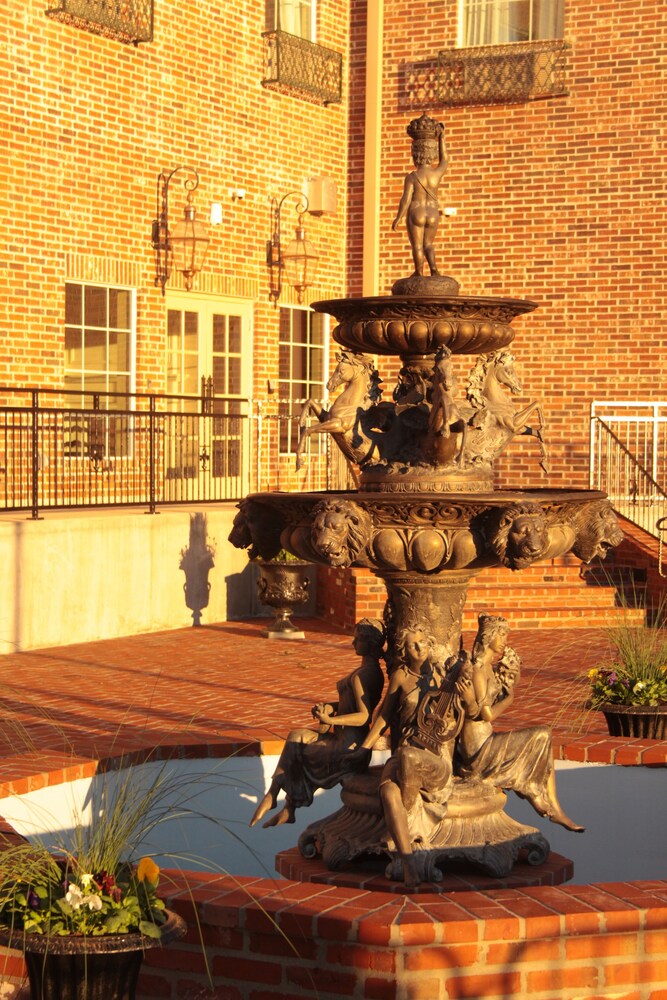 Chateau St. Denis a Historic Downtown Hotel in Natchitoches Best