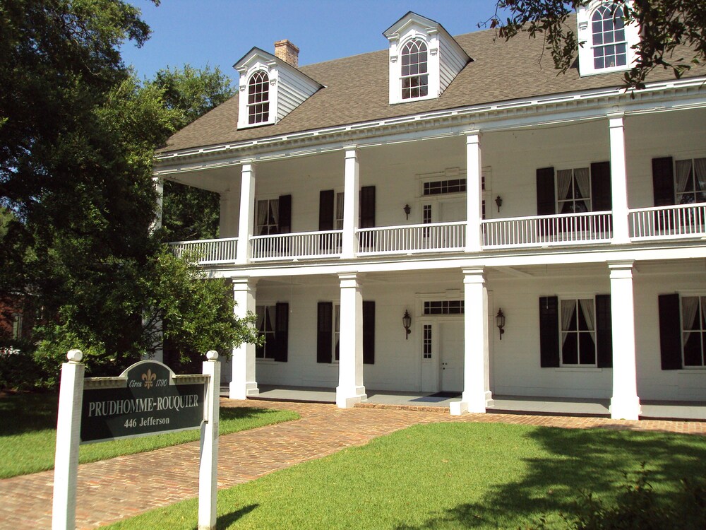 Chateau St. Denis a Historic Downtown Hotel in Natchitoches Best