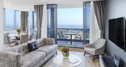 Meriton Suites Southport, Gold Coast