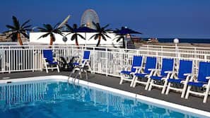 2 outdoor pools