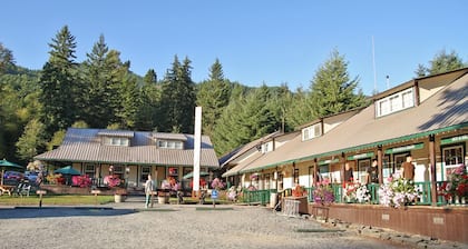 Whittaker's Motel & Historic Bunkhouse