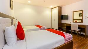 Minibar, desk, soundproofing, free cots/infant beds