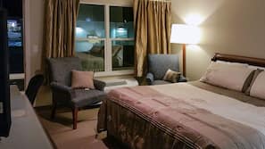 Premium bedding, individually decorated, individually furnished, desk