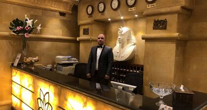 Great Pyramid Inn