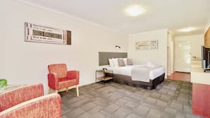 Premium bedding, desk, iron/ironing board, free WiFi
