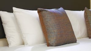 Premium bedding, desk, iron/ironing board, free WiFi