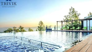 Outdoor pool, an infinity pool