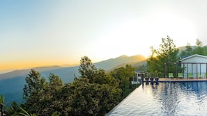 Outdoor pool, an infinity pool