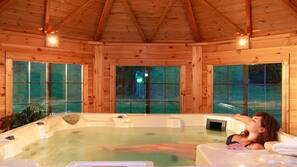 Bain à remous intérieur