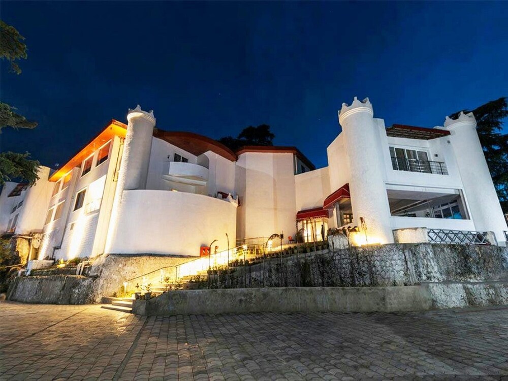 Dunsvirk Court Luxury Boutique Resort In Mussoorie Hotel Rates Reviews On Orbitz