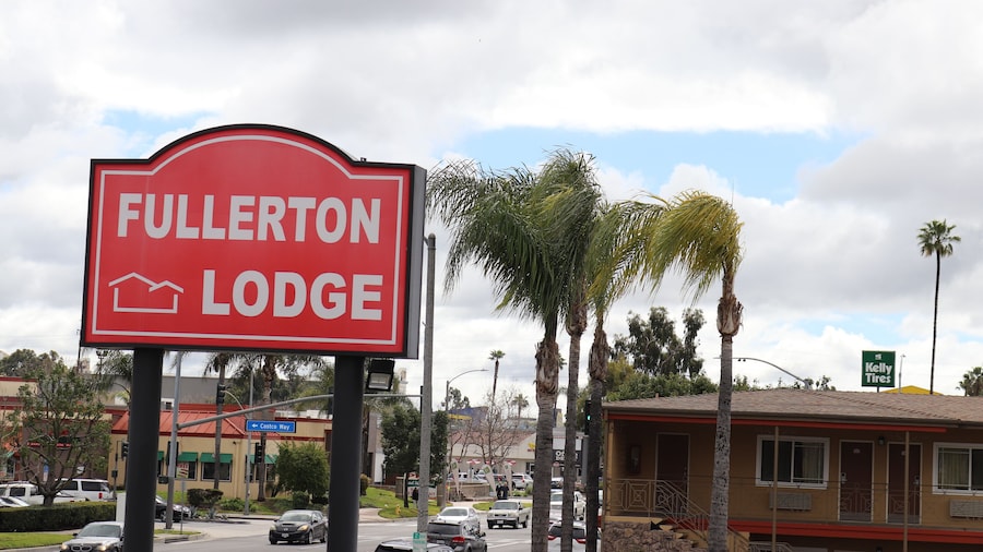 Fullerton Lodge