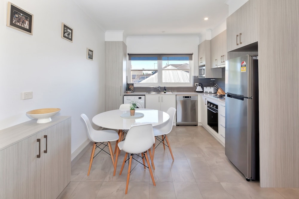 Lake Wendouree Apartments on Grove St