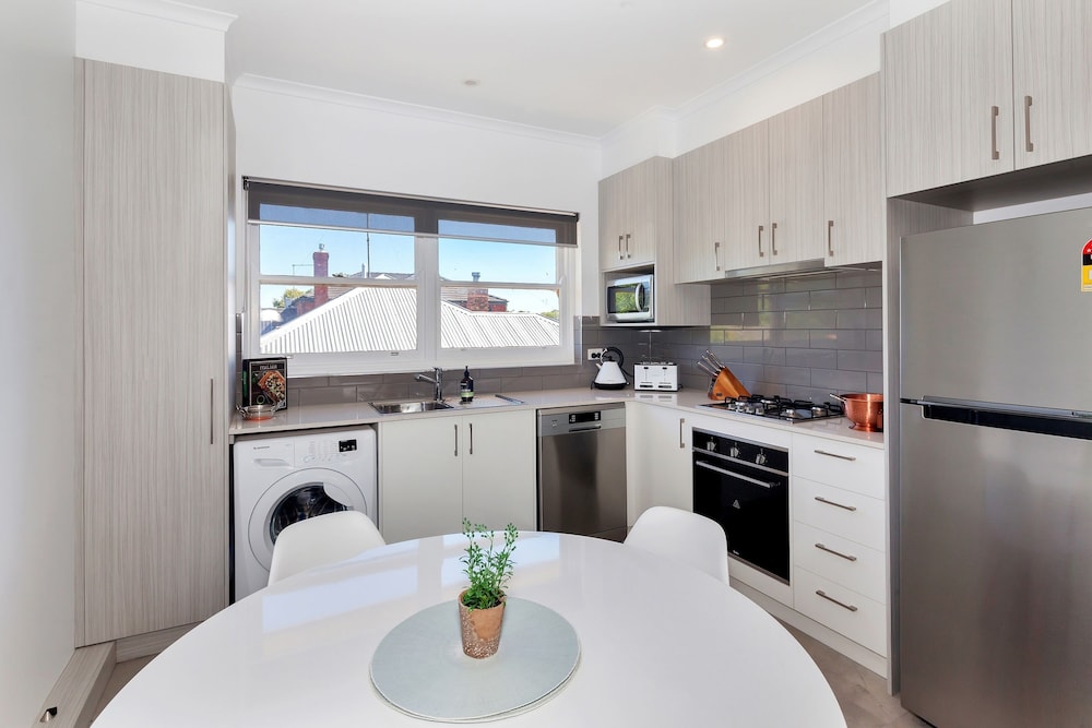 Lake Wendouree Apartments on Grove St