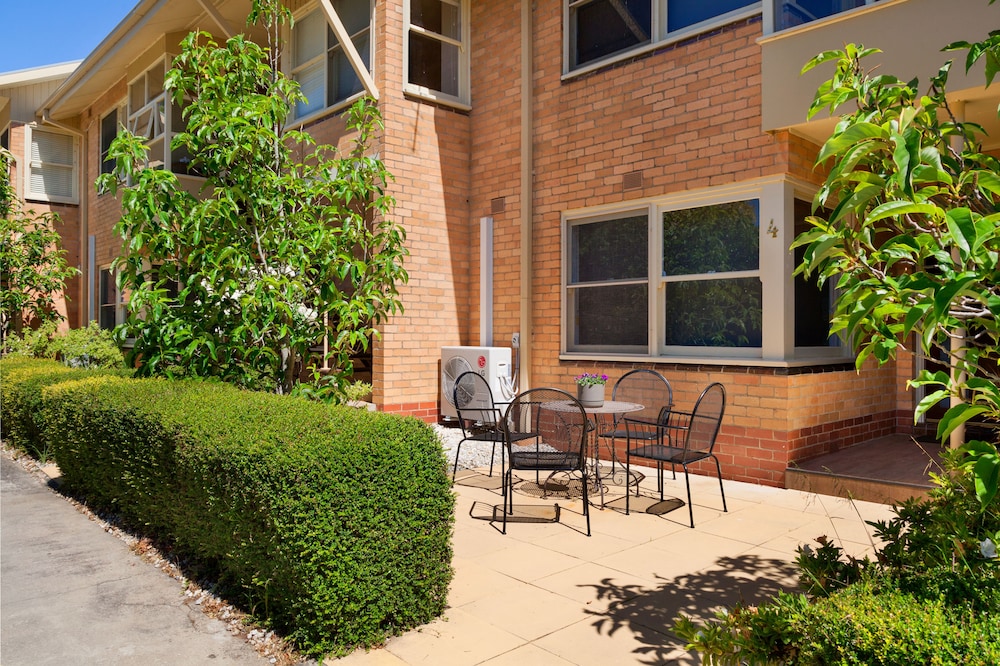 Lake Wendouree Apartments on Grove St