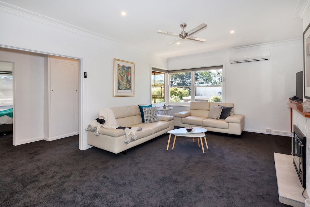 Lake Wendouree Apartments on Grove St
